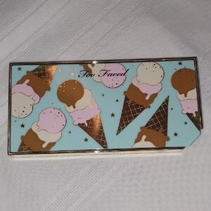 Too Faced Hyper-Reflective Highlighting Palette